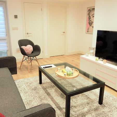 Stylish 2 Bedroom Apartment In The Heart Of Greenwich Лондон Экстерьер фото