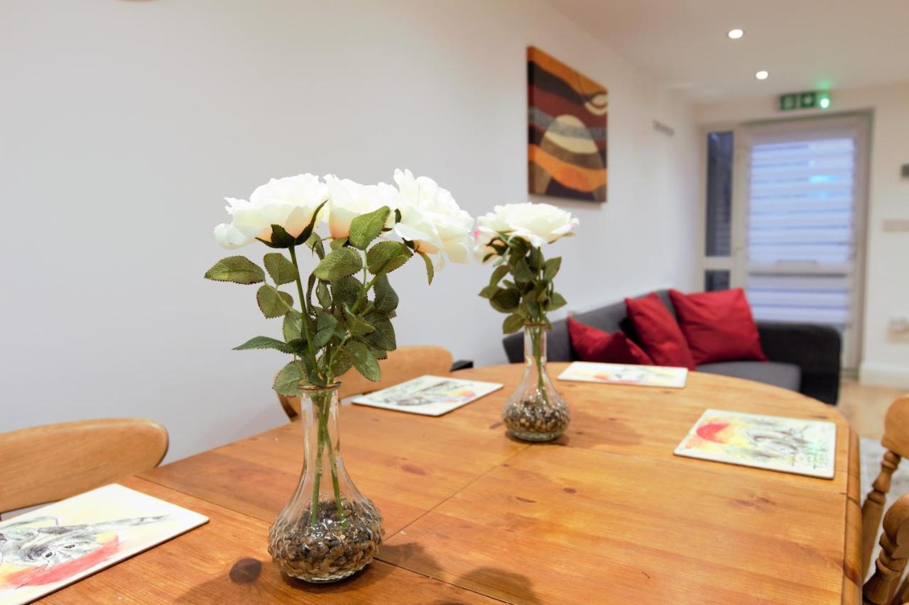 Stylish 2 Bedroom Apartment In The Heart Of Greenwich Лондон Экстерьер фото